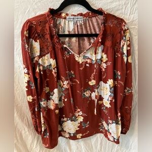 Women’s Large Absolutely Famous top